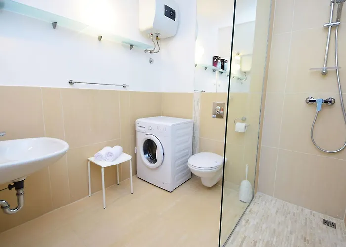 Molo Lozna-1 By Interhome * Postira