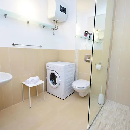 Molo Lozna-1 By Interhome * Postira